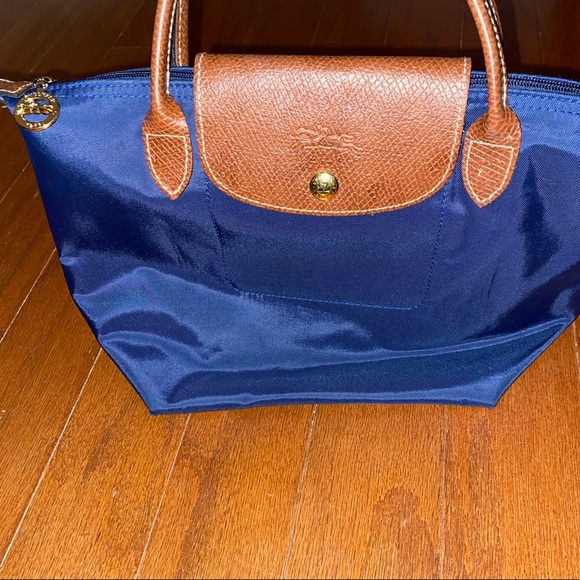 Longchamp
Small Le Pliage Nylon Top Handle Bag - Picture 10 of 12